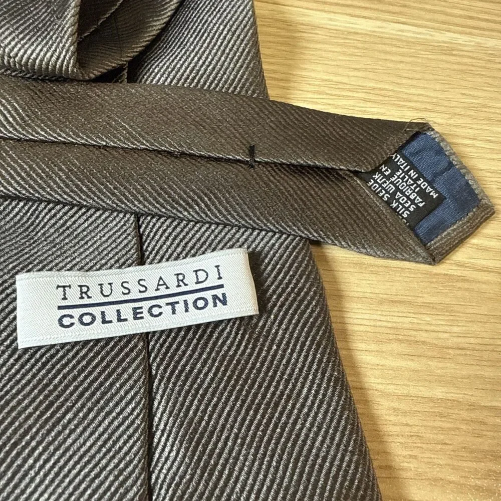Trussardi Collection Men's Silk Tie Gray Solid Ribbed Micro Texture Made Italy